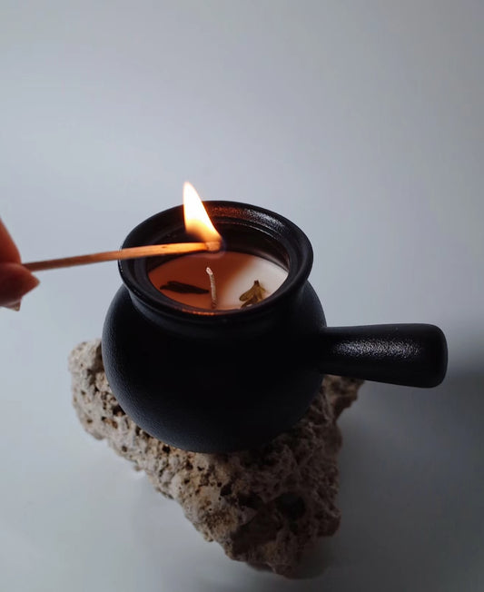 Top 5 Winter Candle Scents for Holiday Vibes